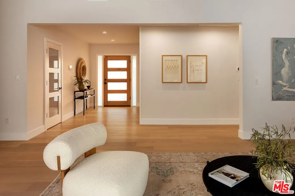 5920 Kentland Avenue, Woodland Hills, California 91367 home-pic-32